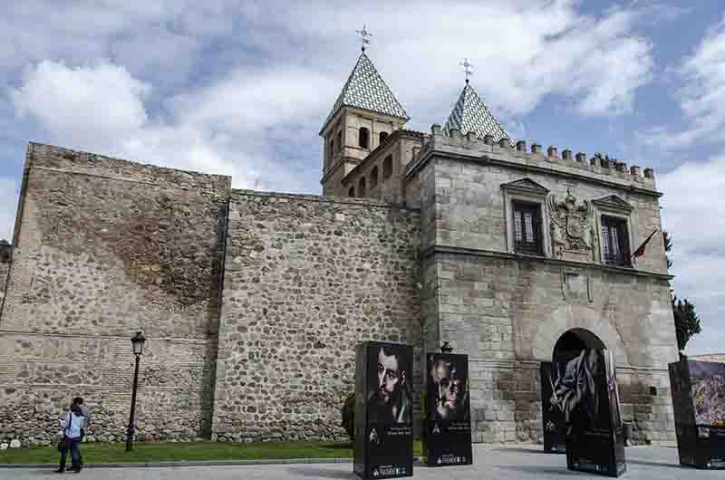 Toledo 028 - Puerta Nueva de Bisagra.jpg